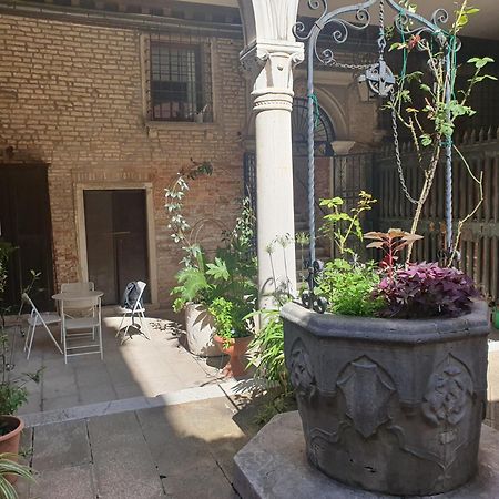 Al Mezzanino, Palazzo Torniello Apartment Venesia Bagian luar foto